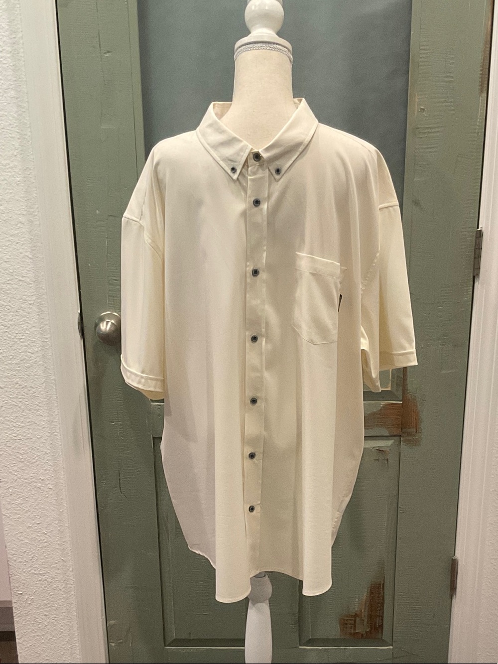 The Drive Clothing -Classic Button-Down Short-Sleeve Shirt in Cream